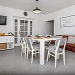 Apartment Body
